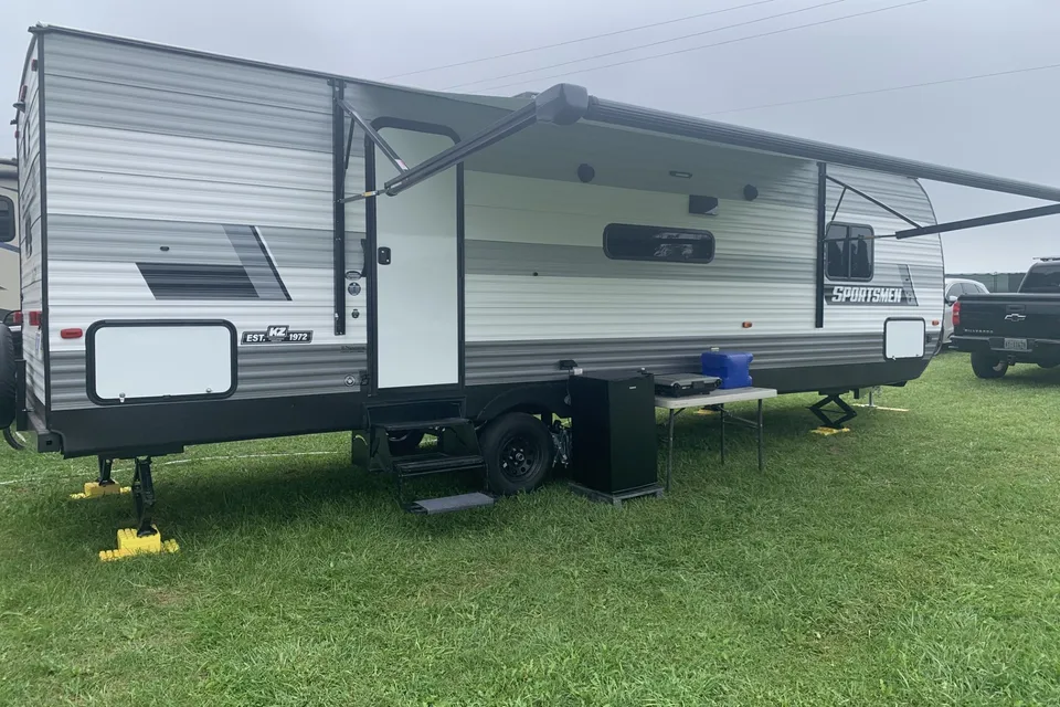 CMTRAILER KZ 270BHSE Travel Trailer
