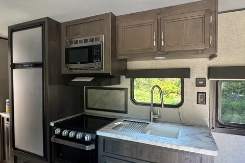 Robert's Jayco 264BH Travel Trailer
