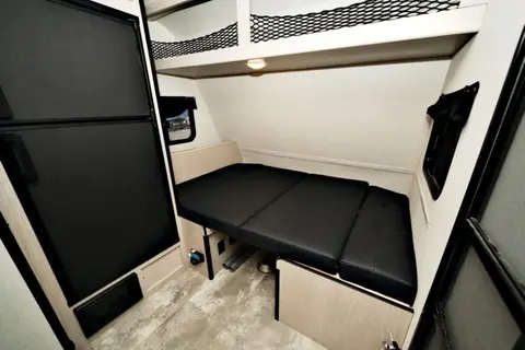 Coachmen Travel 160006