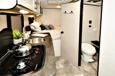 Coachmen Travel 160006