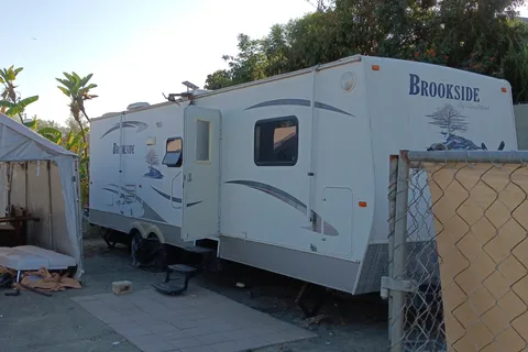 matthew's SunnyBrook Brookside Fifth Wheel
