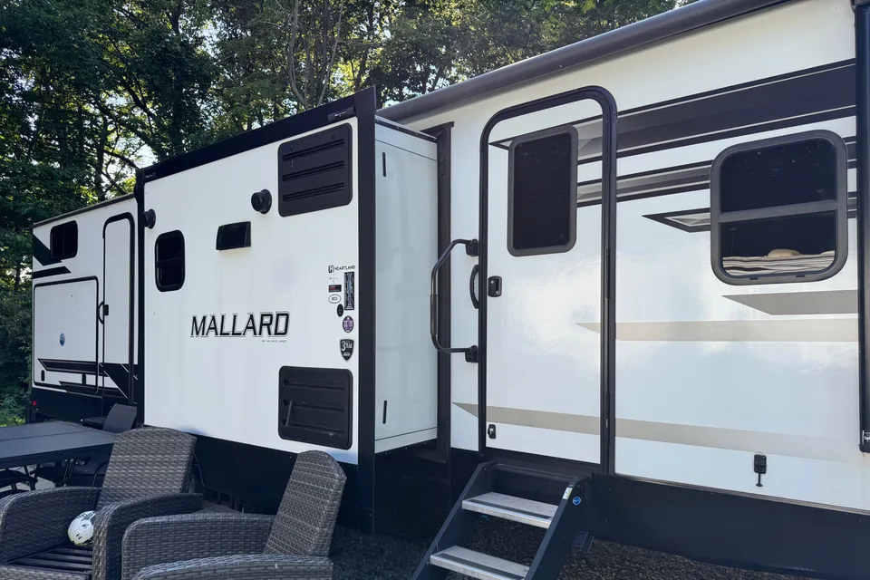 Junior's Heartland Mallard Travel Trailer