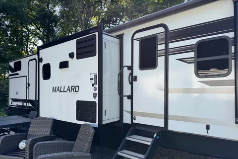 Junior's Heartland Mallard Travel Trailer