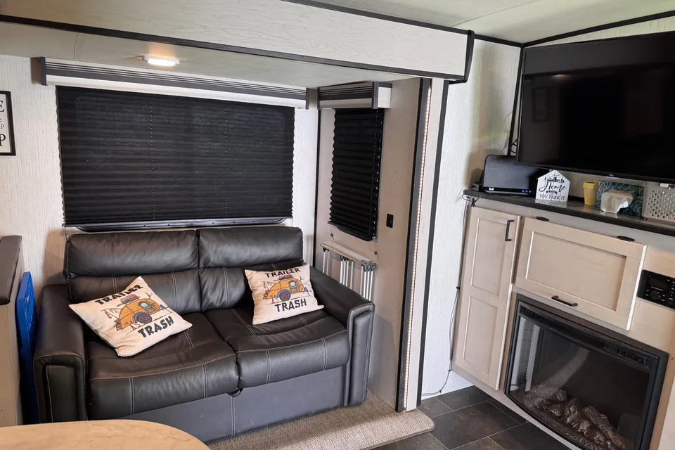 Junior's Heartland Mallard Travel Trailer