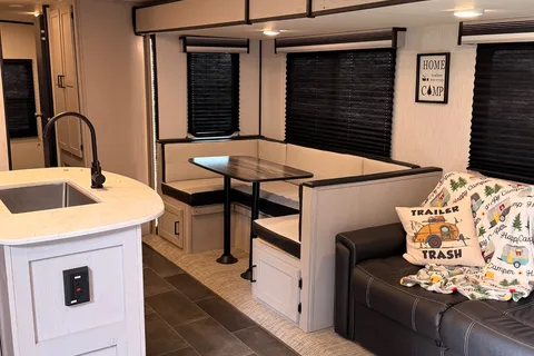 Junior's Heartland Mallard Travel Trailer