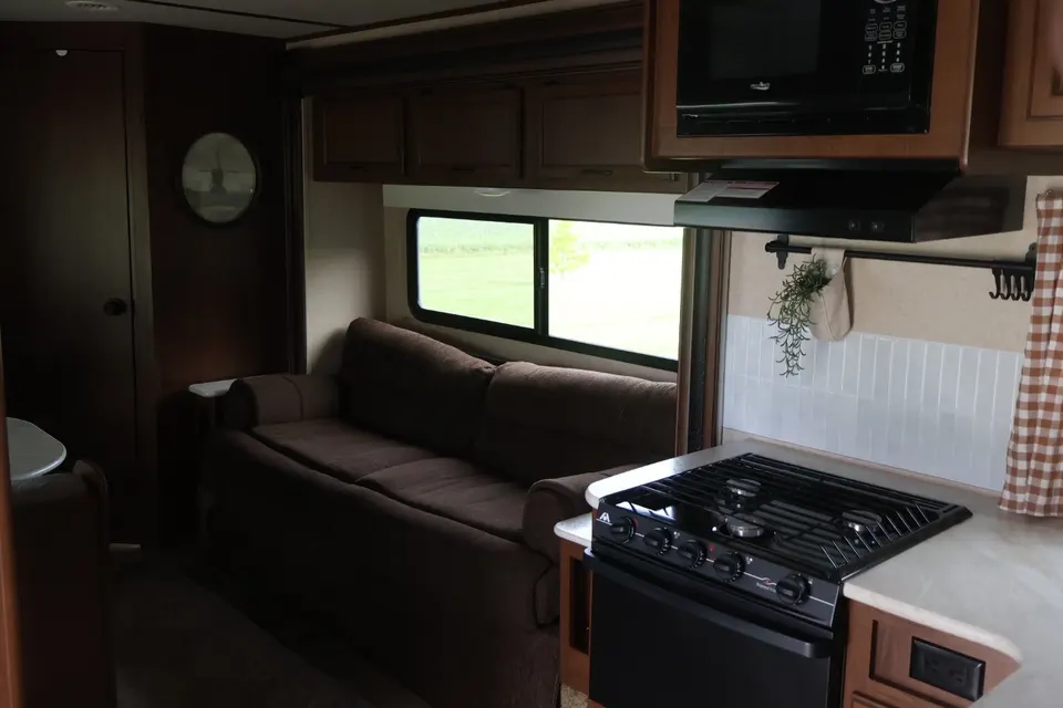 Jamie's Jayco Jayfeather Travel Trailer