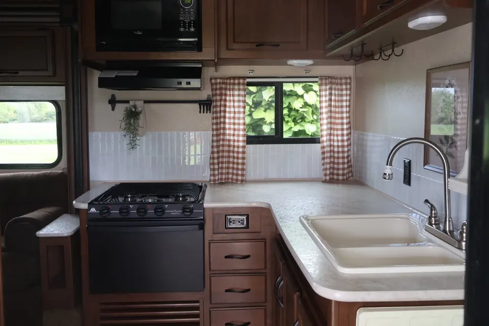 Jamie's Jayco Jayfeather Travel Trailer