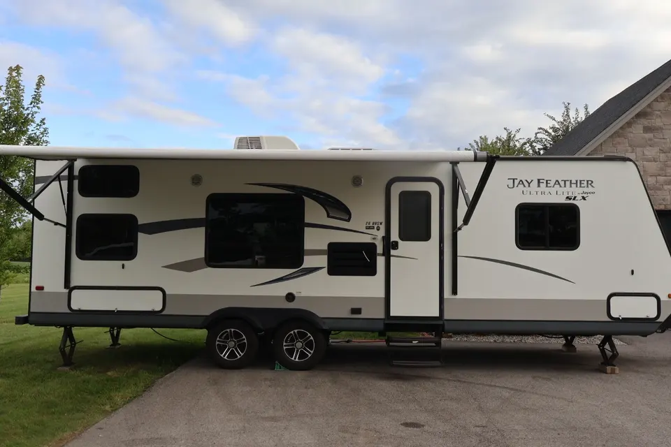 Jamie's Jayco Jayfeather Travel Trailer