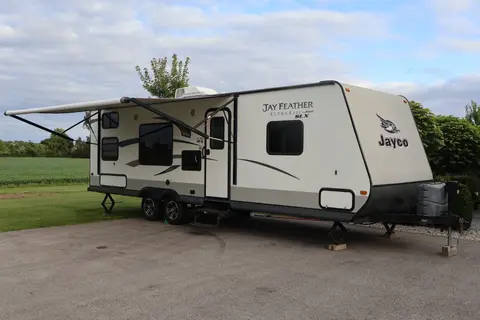 Jamie's Jayco Jayfeather Travel Trailer