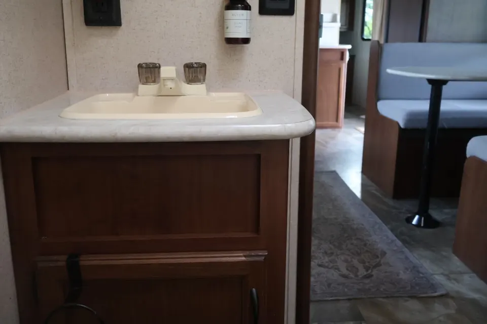 Jamie's Jayco Jayfeather Travel Trailer