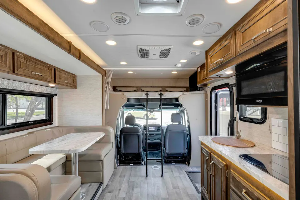 Snowbird Special — Take Our 22 Jayco Melbourne 24L South for the Whole Month Rate
