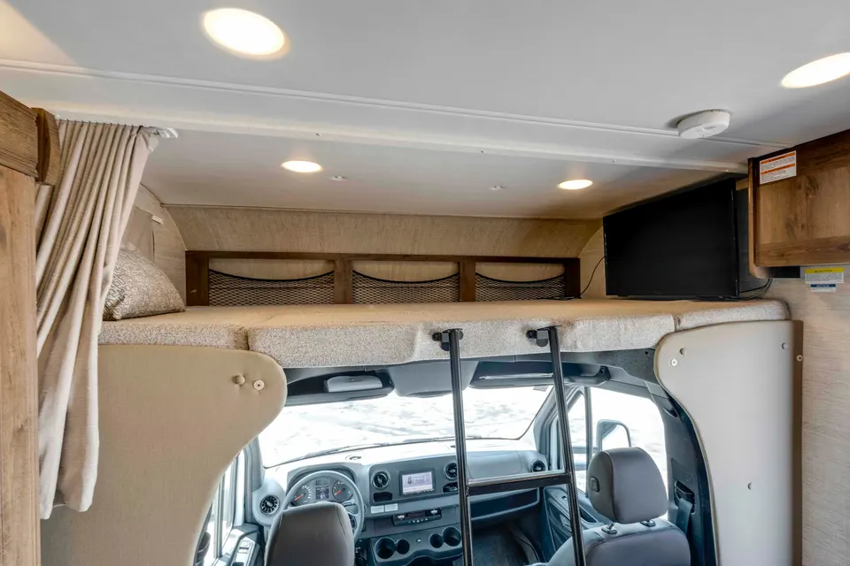Snowbird Special — Take Our 22 Jayco Melbourne 24L South for the Whole Month Rate