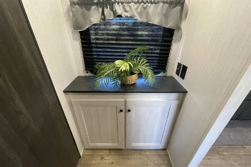 Fantastic Floorplan with 2 Bathrooms!