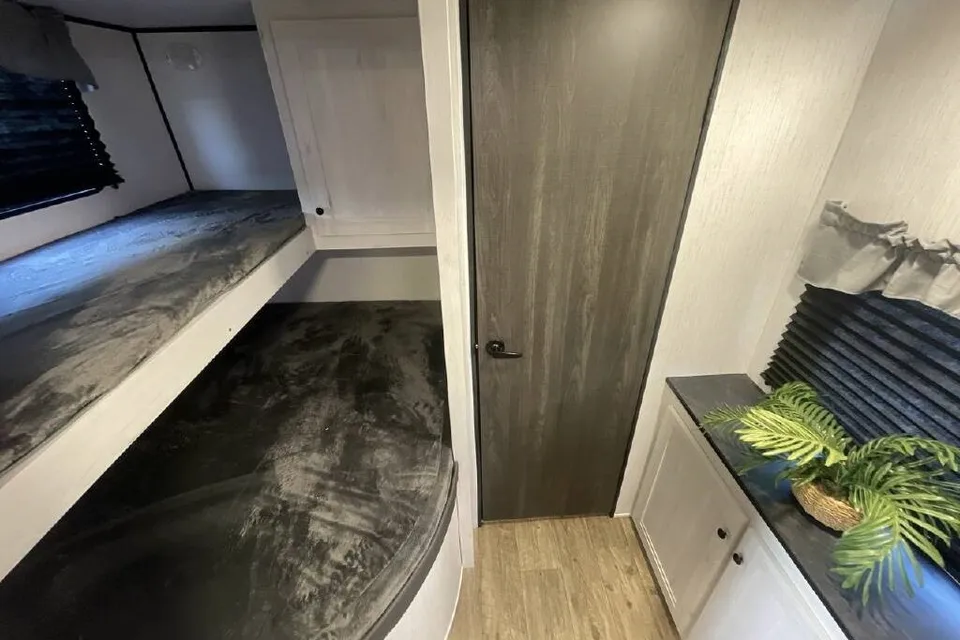 Fantastic Floorplan with 2 Bathrooms!