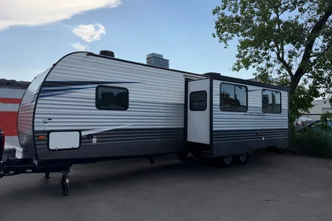 Sébastien's Prime Time Avenger Travel Trailer