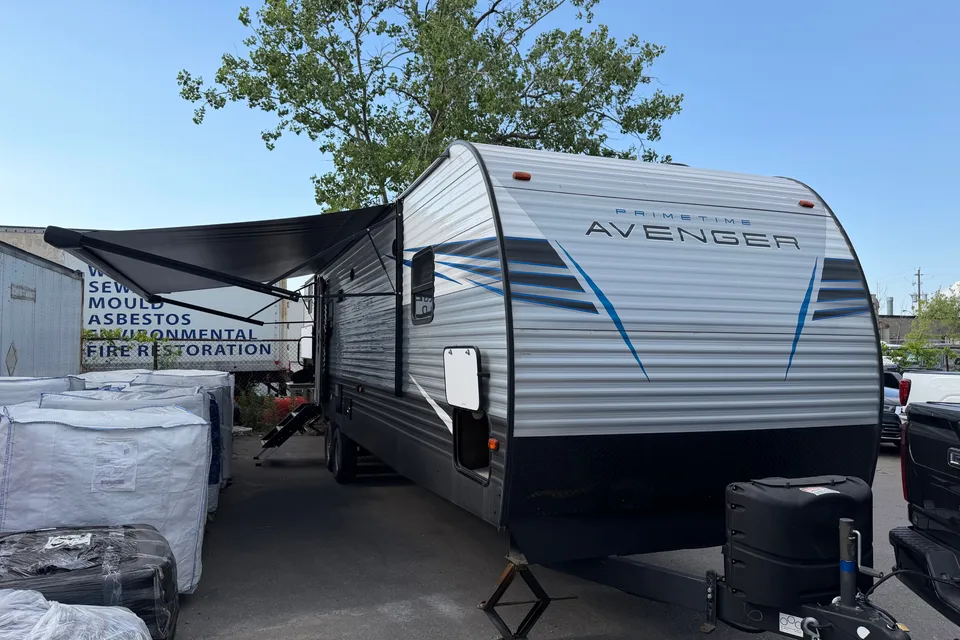 Sébastien's Prime Time Avenger Travel Trailer