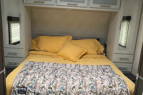 Nomadic Nature Rentals w luxury amenities (OG)
