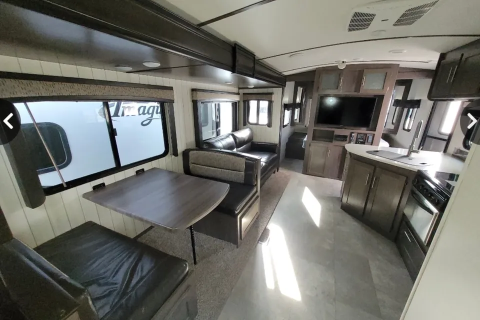 Crossroads Sunset 289 QB Travel Trailer