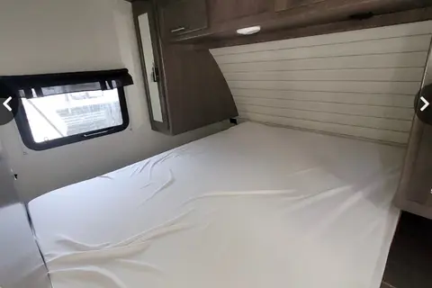 Crossroads Sunset 289 QB Travel Trailer
