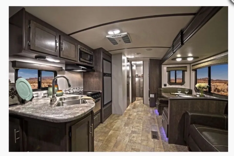 Crossroads Sunset 289 QB Travel Trailer