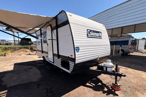 Cozy 2025 Coleman Lantern LT – Perfect Family Getaway