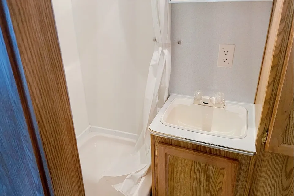 Reg's Glide Lite Fifth Wheel