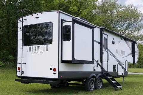 Molly’s Forest River Rockwood Ultra Lite FW 2442BS Fifth Wheel
