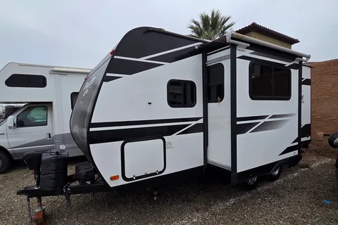 Paola 's Grand Design  Grand design xls22 Travel Trailer