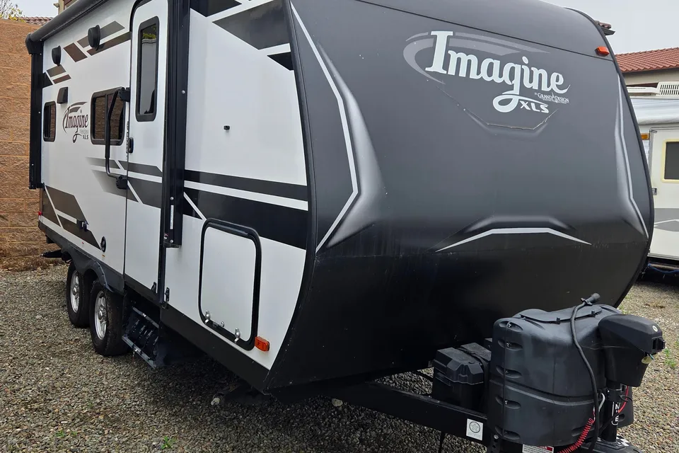 Paola 's Grand Design  Grand design xls22 Travel Trailer