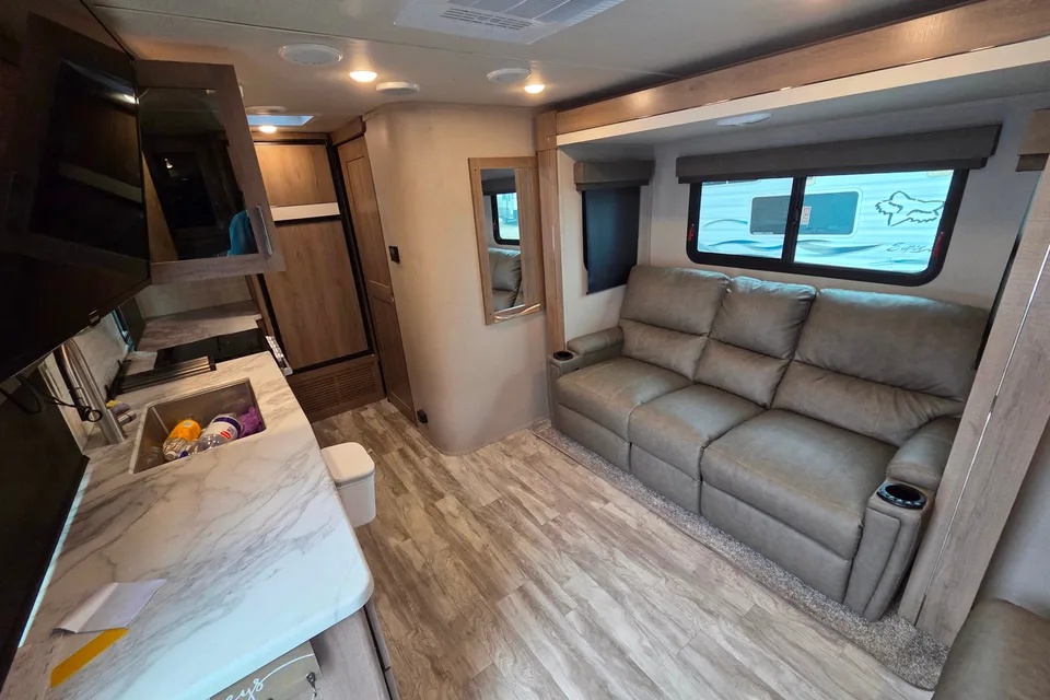 Paola 's Grand Design  Grand design xls22 Travel Trailer