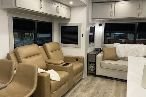 Brinkley Z 3610 2024 | Selette à Louer/Fifth Wheel for Rent| Rabais Longs Séjours/Long Stay Rebate