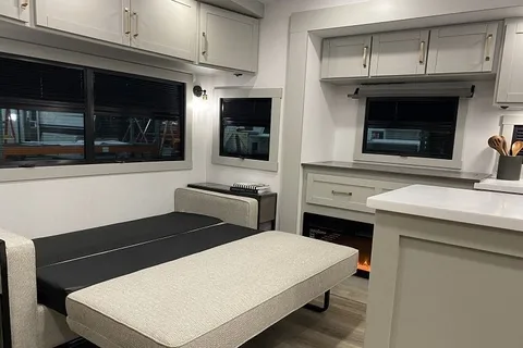 Brinkley Z 3610 2024 | Selette à Louer/Fifth Wheel for Rent| Rabais Longs Séjours/Long Stay Rebate