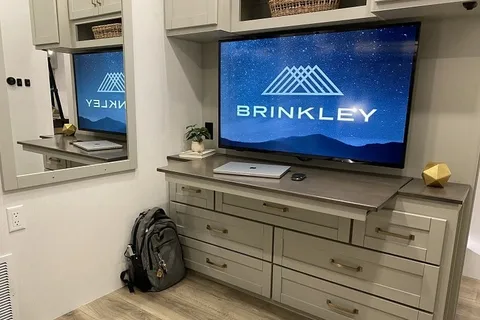 Brinkley Z 3610 2024 | Selette à Louer/Fifth Wheel for Rent| Rabais Longs Séjours/Long Stay Rebate