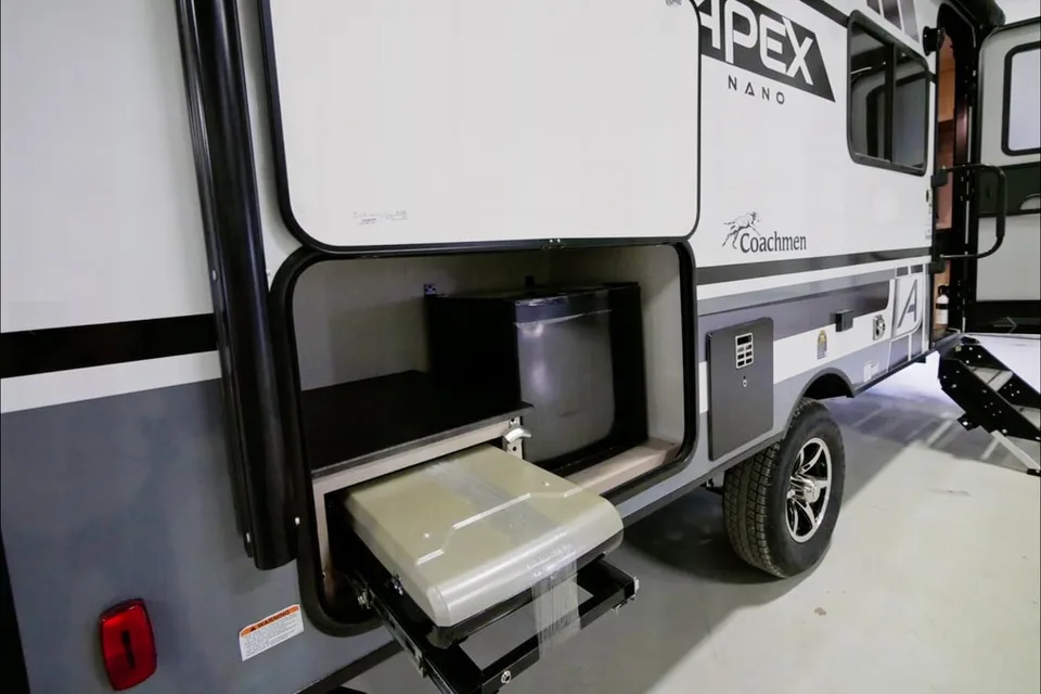 Family Traveler - Coachmen Apex Nano 194 BHS Travel Trailer