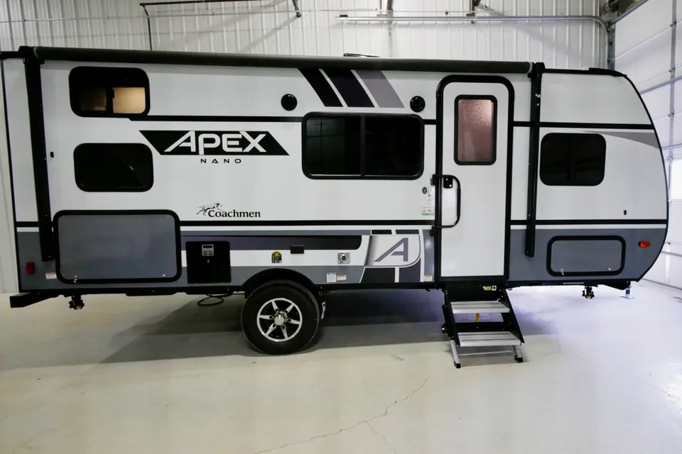 Family Traveler - Coachmen Apex Nano 194 BHS Travel Trailer