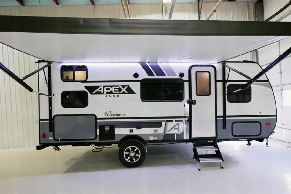 Family Traveler - Coachmen Apex Nano 194 BHS Travel Trailer