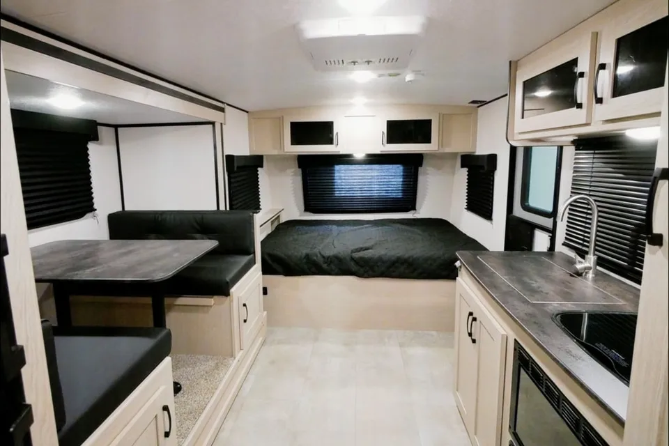 Family Traveler - Coachmen Apex Nano 194 BHS Travel Trailer
