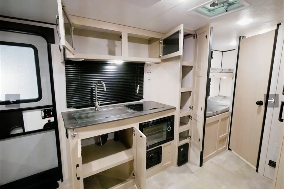 Family Traveler - Coachmen Apex Nano 194 BHS Travel Trailer