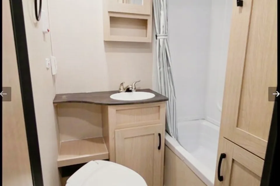 Family Traveler - Coachmen Apex Nano 194 BHS Travel Trailer