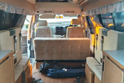 HiAce Ventura