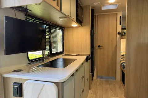 SonSet Rentals Winnebago Micro Minnie Travel Trailer