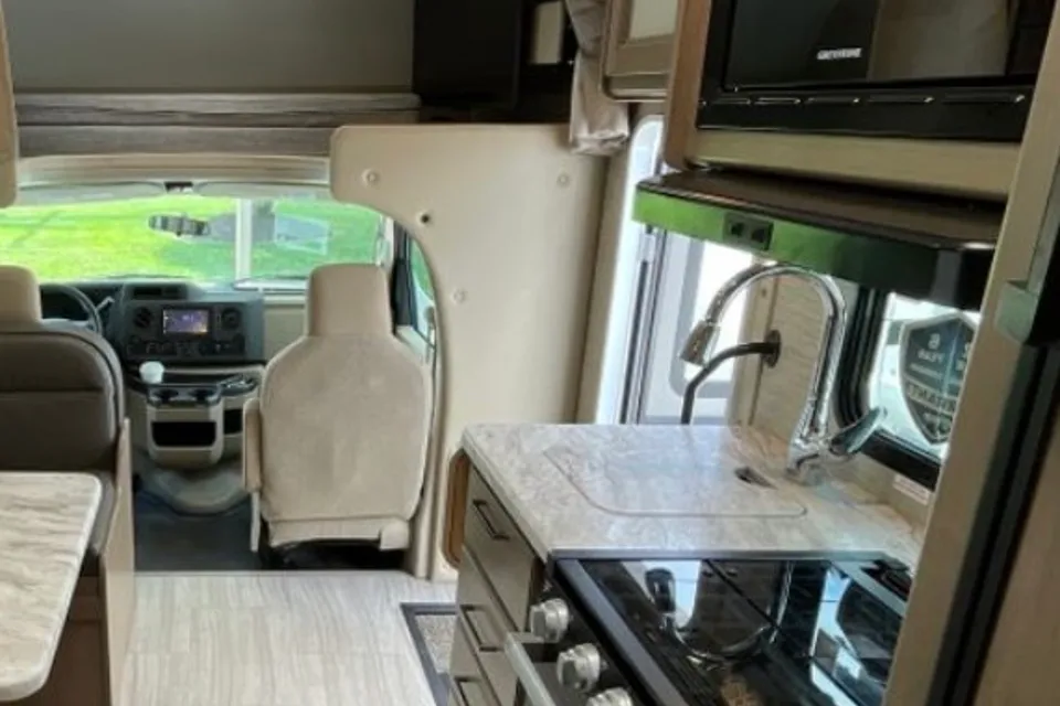 Megan's Thor Motor Coach Coleman Class C