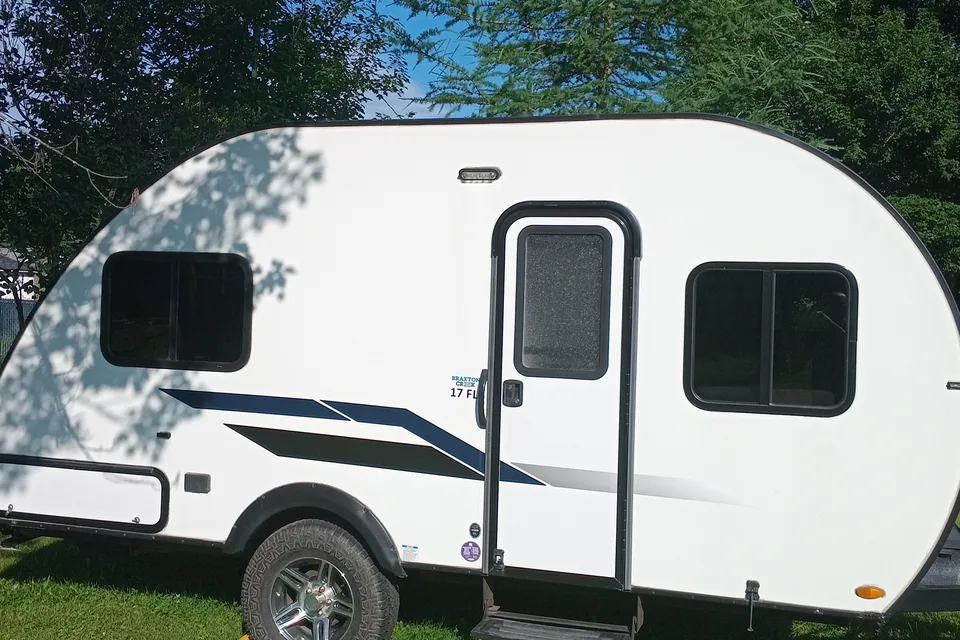 Jonathan's Braxton Creek Bushwacker plus 17fd Travel Trailer