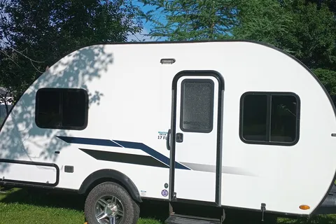 Jonathan's Braxton Creek Bushwacker plus 17fd Travel Trailer