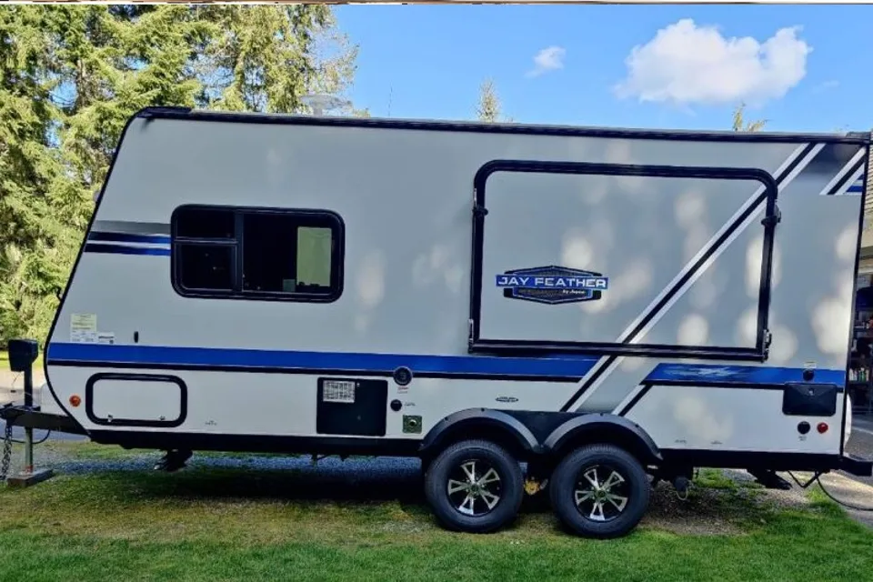 Jayco 20' Hybrid