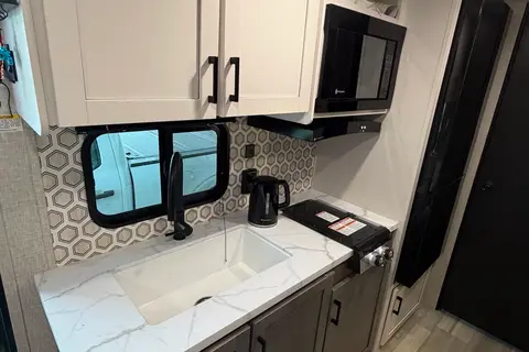 Scalla’s 19BH Open range Travel Trailer