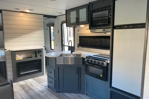 Marissa's Dutchman Aspen Trail 2910BHS Travel Trailer