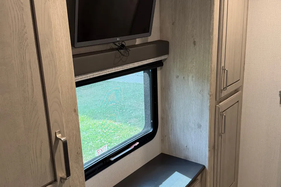 Luxury Fifth Wheel | Concierge Setup Included| 2 Full Baths + Loft | Veteran Owned
