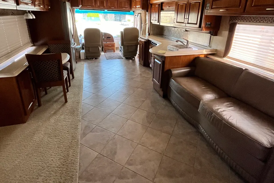 Derrick's Holiday Rambler Scepter Class A