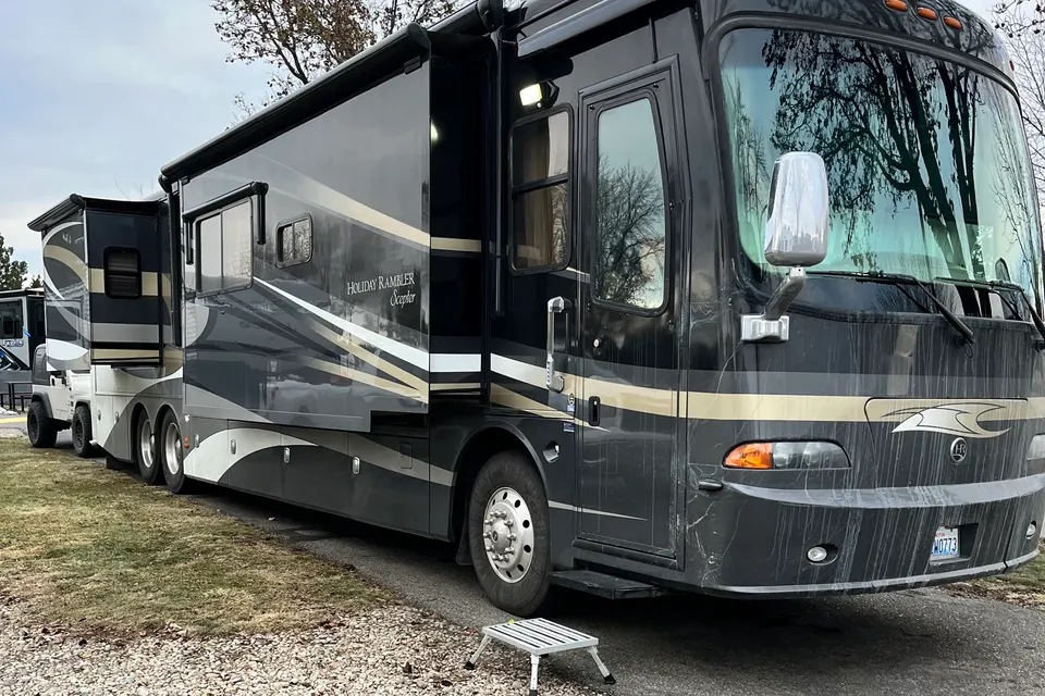 Derrick's Holiday Rambler Scepter Class A